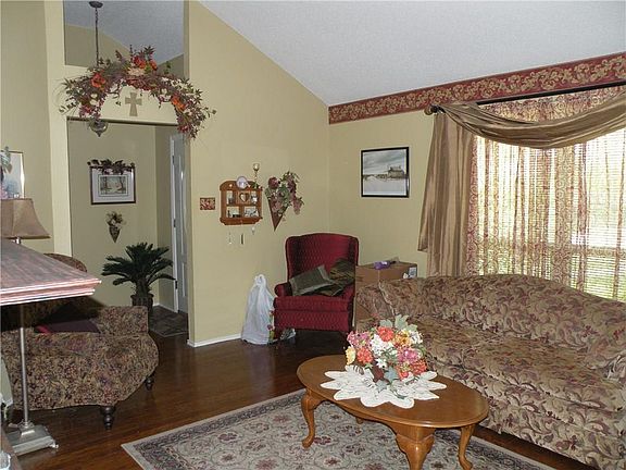 3rd image of 3609 Drakestone Ave