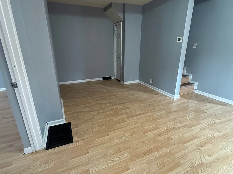 1251 Lafayette Ave NE — Photo 5