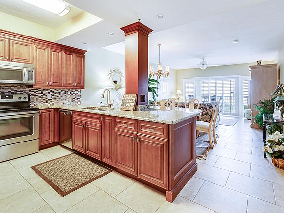 3rd image of 515 Topsl Beach Blvd APT 812