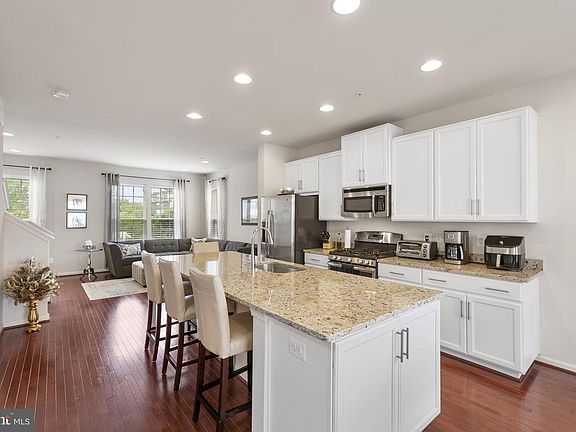 5th image of 13220 Orsay St #1701