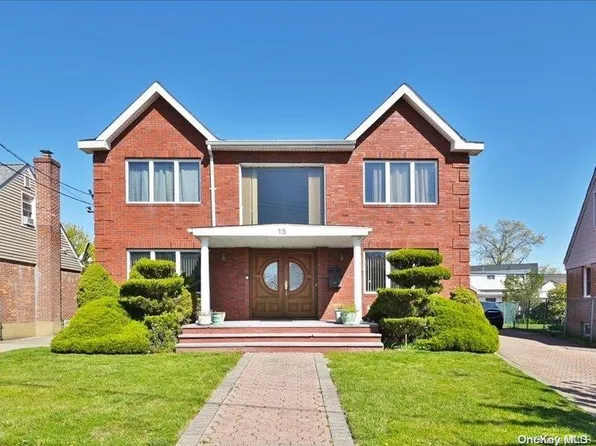 15 Tottenham, New Hyde Park, NY 11040