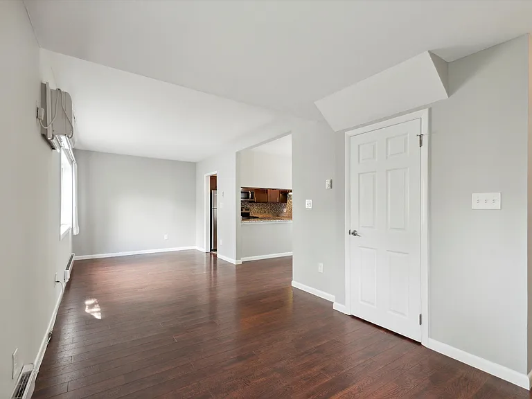 15 Peck Pl #1A — Photo 14