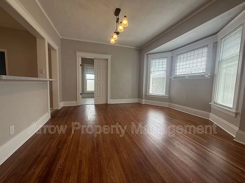 4 bed, 2.0 bath, 1440 sqft, $2,200 — Photo 3