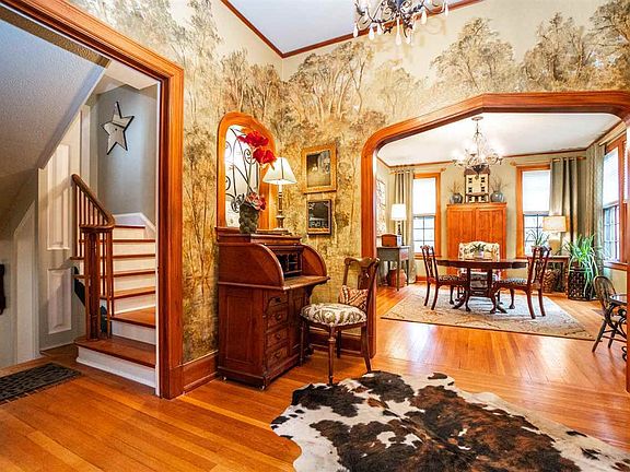 5th image of 305 Henley Perry Dr