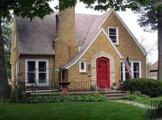 215 5th Ave SW, Independence, IA 50644