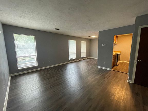 2nd image of 123 Locke St #B