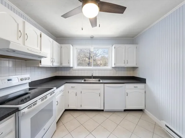 78 Highwood Dr, Franklin, MA 02038