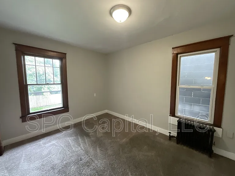 34 W Washington St — Photo 5
