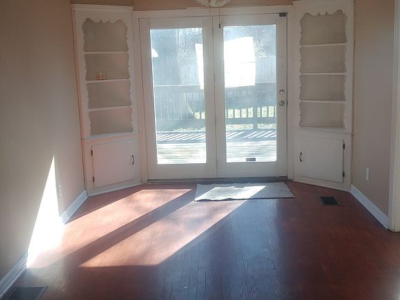 3rd image of 3939 Drew Ave
