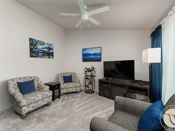 3rd image of 3164 New Hope Dr