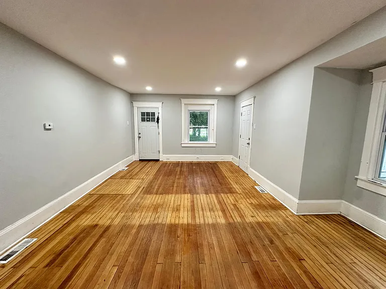 351 N Spring Rd — Photo 3