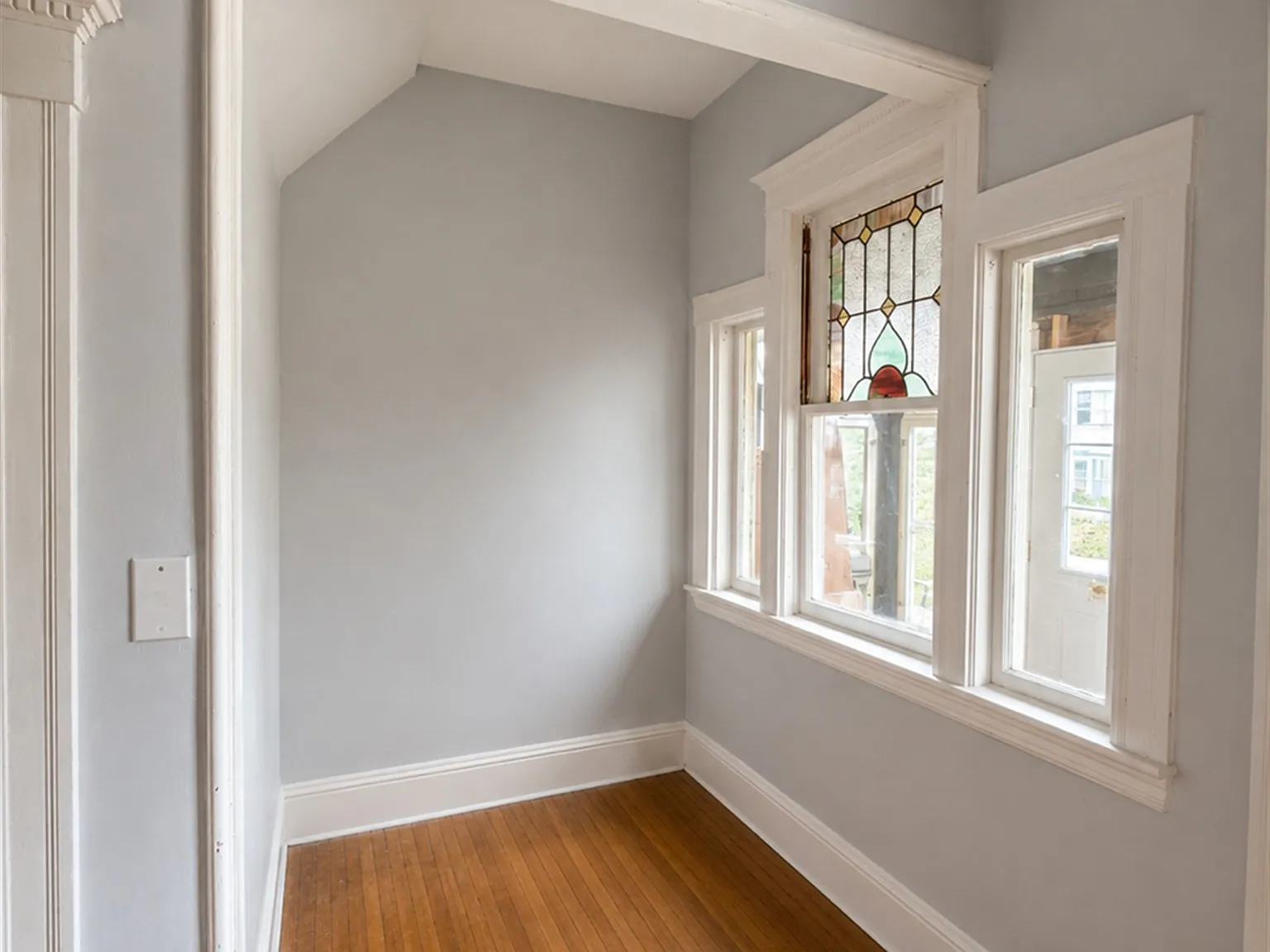 2 bed, 915 sqft, $3,000 — Photo 3