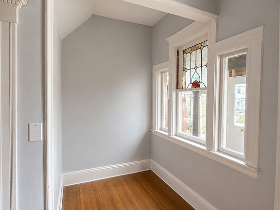 3rd image of 21 Warner St #1