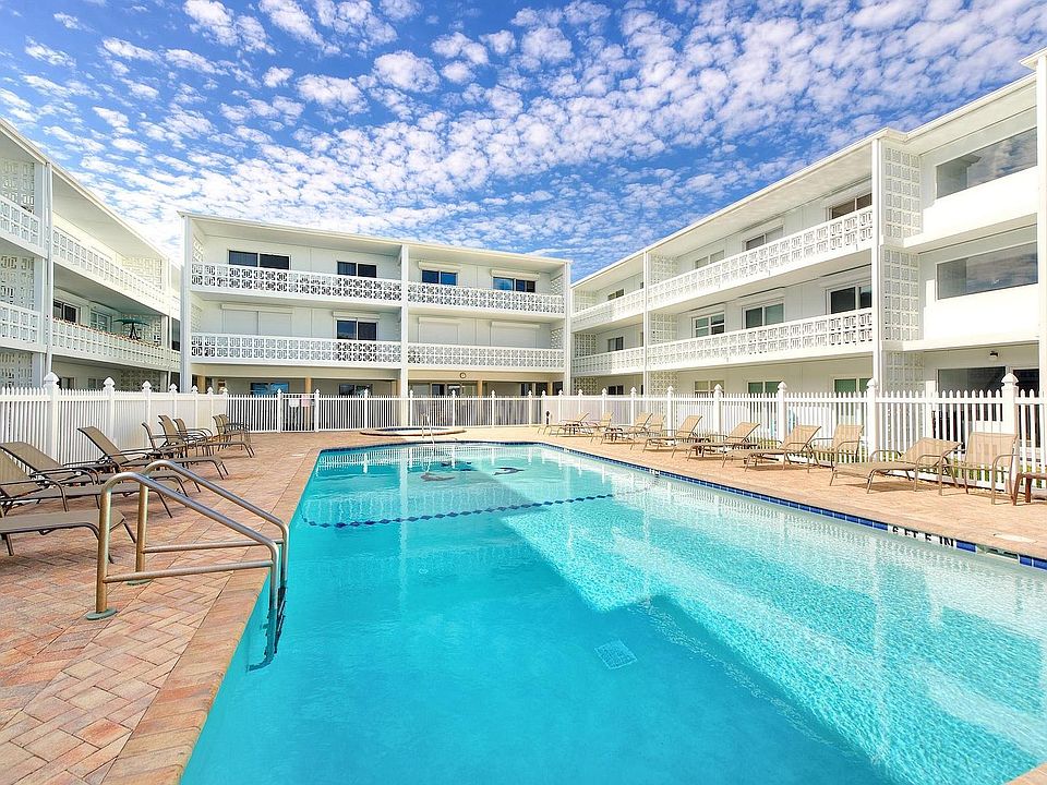 private spacious pool