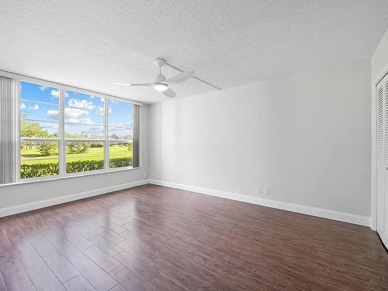 2851 S Palm Aire Dr #107 — Photo 8