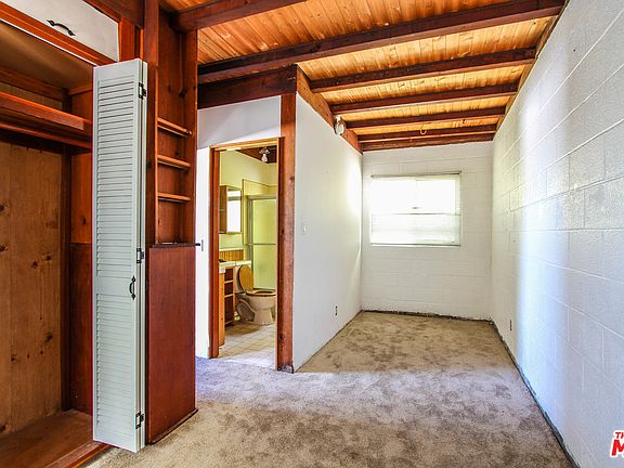 4th image of 3133 Weldon Ave