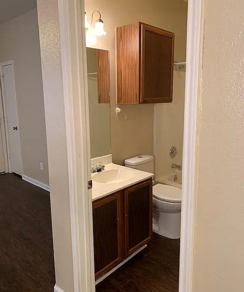 3003 Whisper Oaks Ln #B — Photo 14