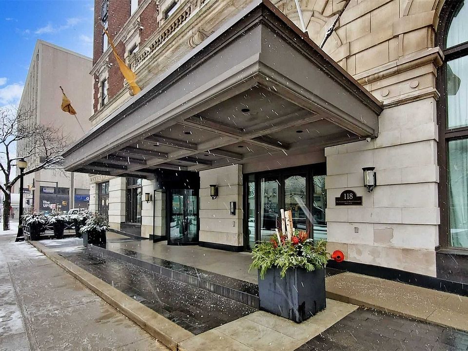 1st image of 118 King St E #520