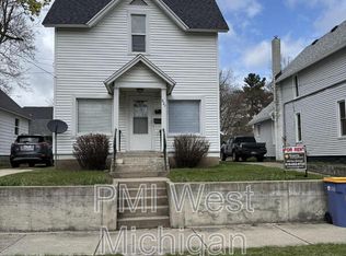 927 10th St NW #2, Grand Rapids, MI 49504