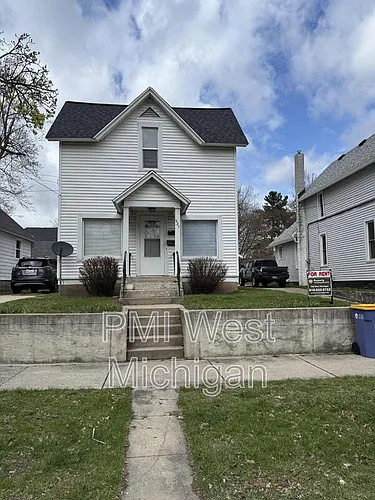 927 10th St NW #2 Photo 1