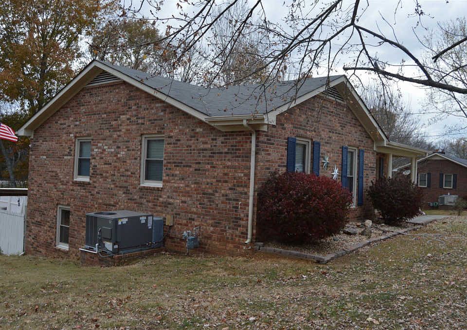2nd image of 650 Midway St