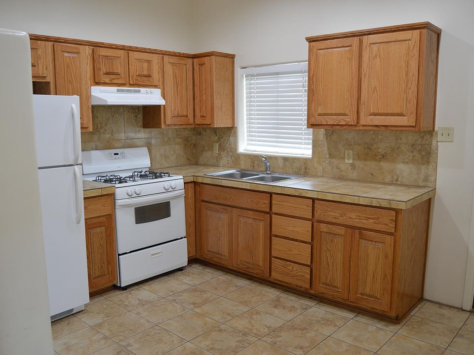 1st image of 305 Girard Blvd SE #A