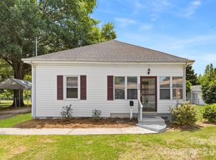 204 Hampshire Ln, Clover, SC 29710