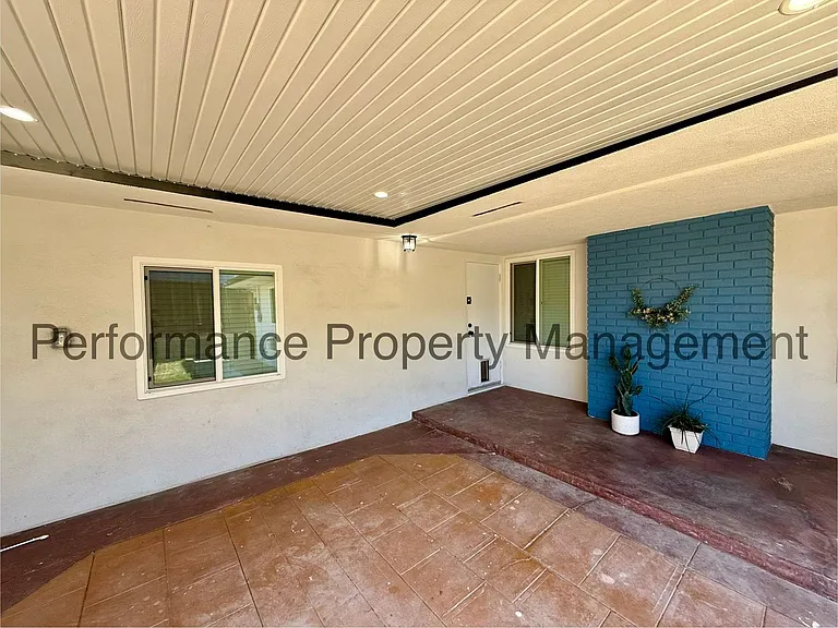 2401 Kayoming Way — Photo 16