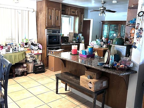 3rd image of 15403 Los Robles Ave