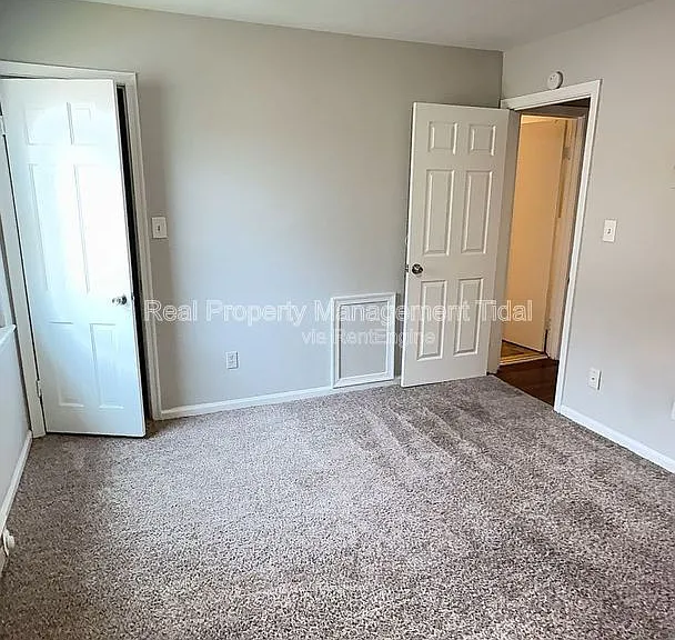 6255 Alexander St #17 — Photo 9