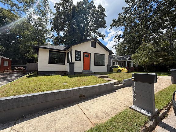 2nd image of 1458 Hawthorne Way