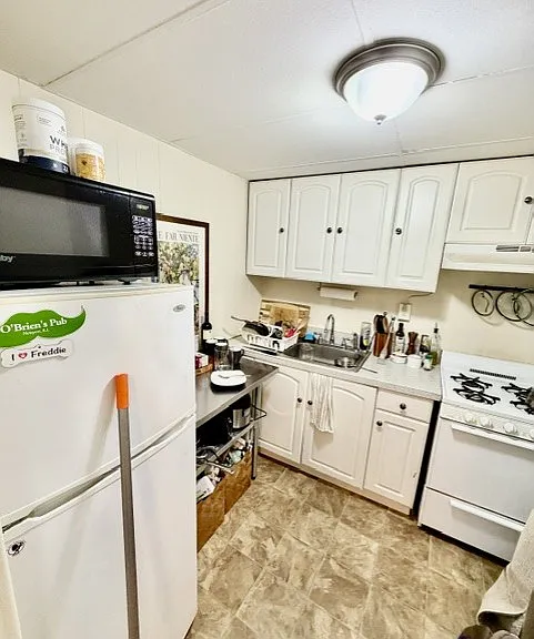 109 Charter St #B — Photo 2