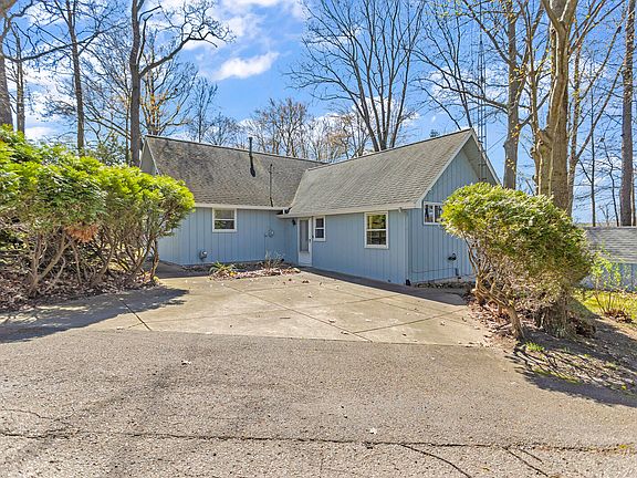 4th image of 11728 Cherry Pte Dr