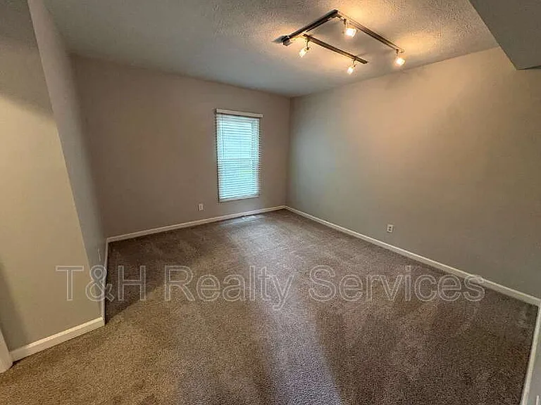 751 N Rangeline Rd #2 — Photo 7