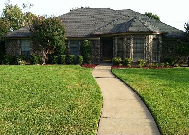 1st image of 419 Oak Glen Dr