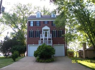 1702 Riverside Dr, Prospect, KY 40059