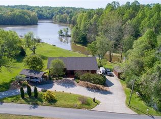 8120 Nautical Point Dr, Belews Creek, NC 27009