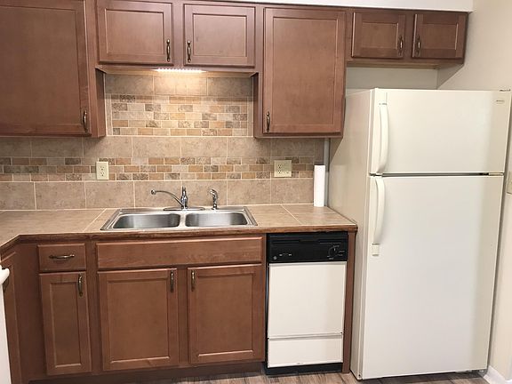 2nd image of 530 Schneider Dr APT C