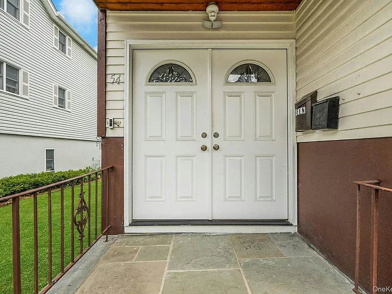 54 Washington St #2 — Photo 2