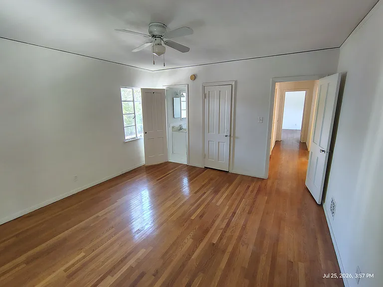 200 S Spalding Dr #D — Photo 8