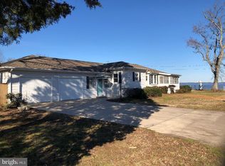 1802 Beach Ave, Colonial Beach, VA 22443