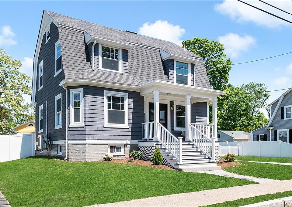 1st image of 33 Bourne Ave E