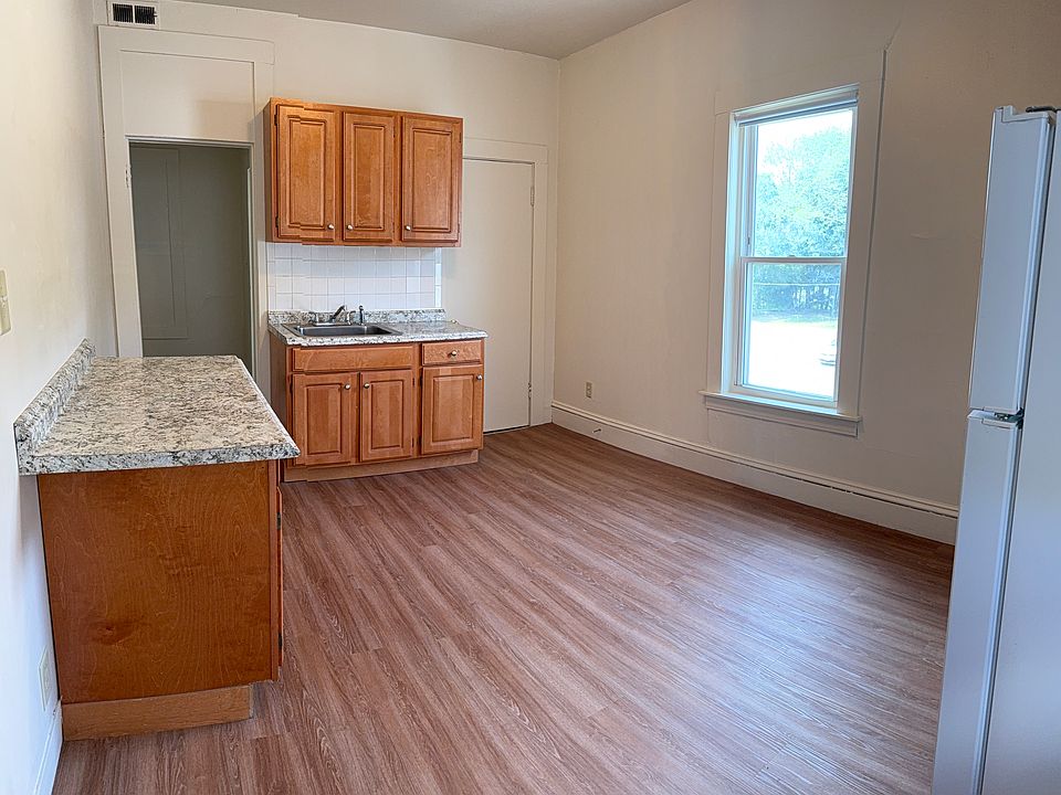Large eat in kitchen