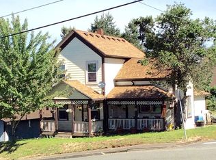 1131 Maple St, Myrtle Point, OR 97458