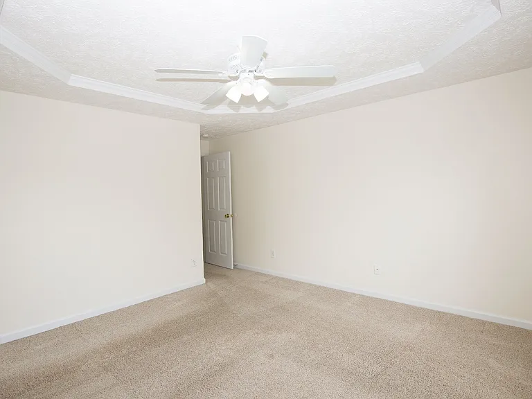 106 Harvest Ln — Photo 33