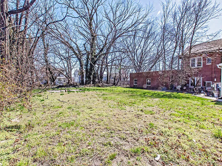 650 N Broad St — Photo 15