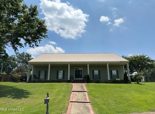 24 Sandy Ln, Winona, MS 38967