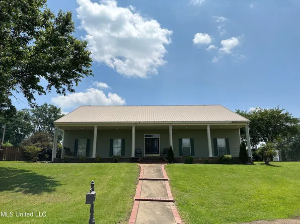 24 Sandy Ln, Winona, MS 38967
