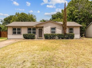 116 Denton Dr, Euless, TX 76039