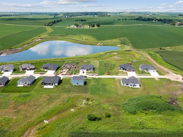 1526 Heartland St, Fairfax, IA 52228